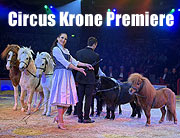 Premiere am 1. Weihnachtstag: Circus Krone pr&auml;sentiert "Ich. Du. Wir. Krone." - das Winterprogramm bis 12.04.2025 (@Foto: Martin Schmitz)